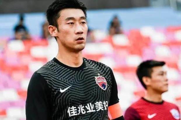 九游互动-深足：张鹭左小腿受伤将接受手术 预计休战3至4周